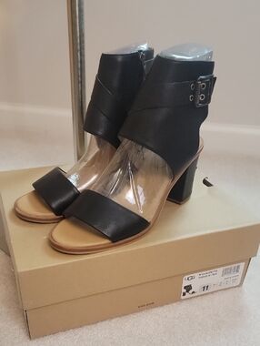 NWT - UGG Women's Black Leather Open-Toe Block Heel Sandal with Ankle Buckle